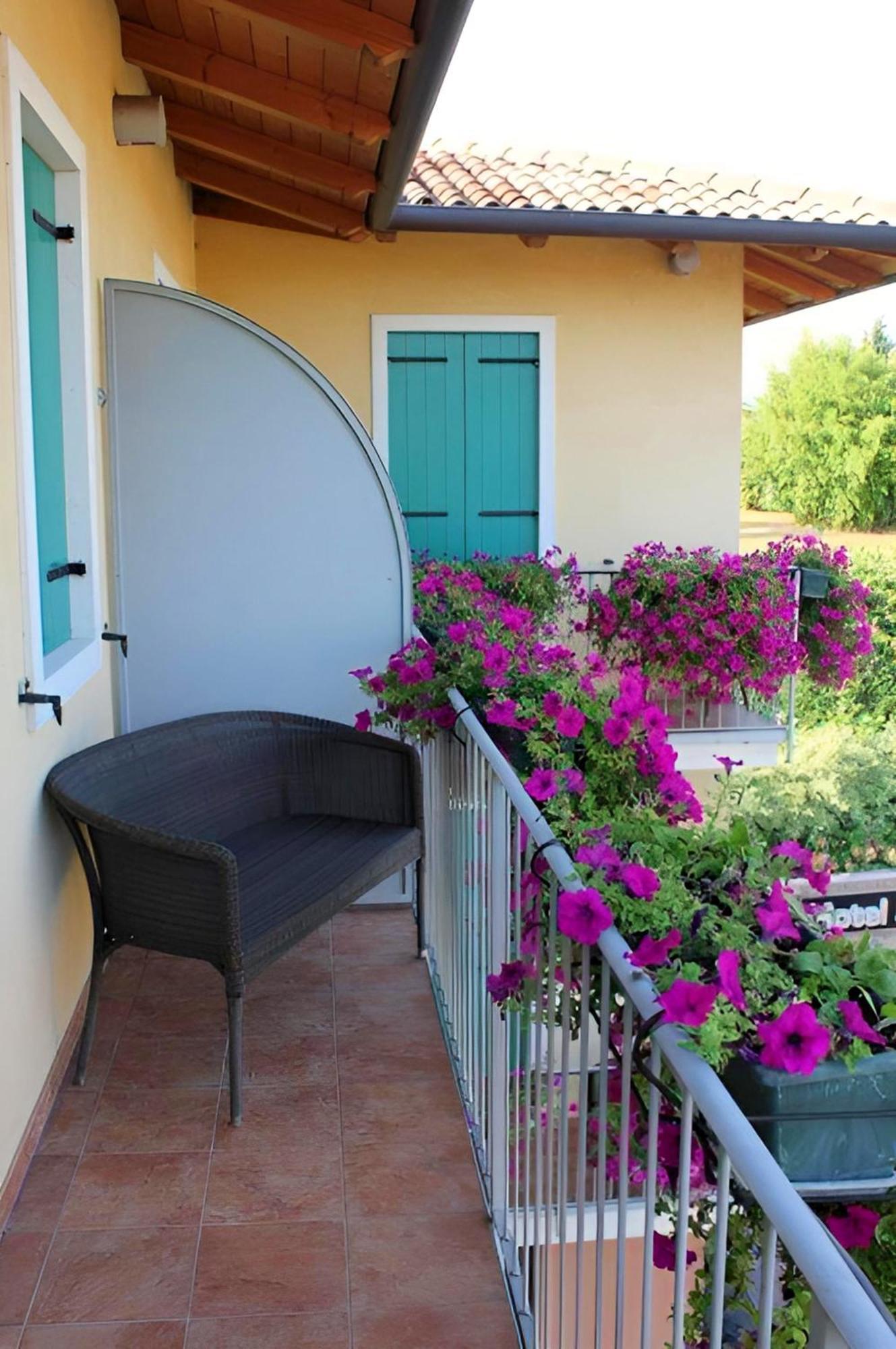 Hotel Al Sole - Enjoy Holiday Cavaion Veronese Exterior foto