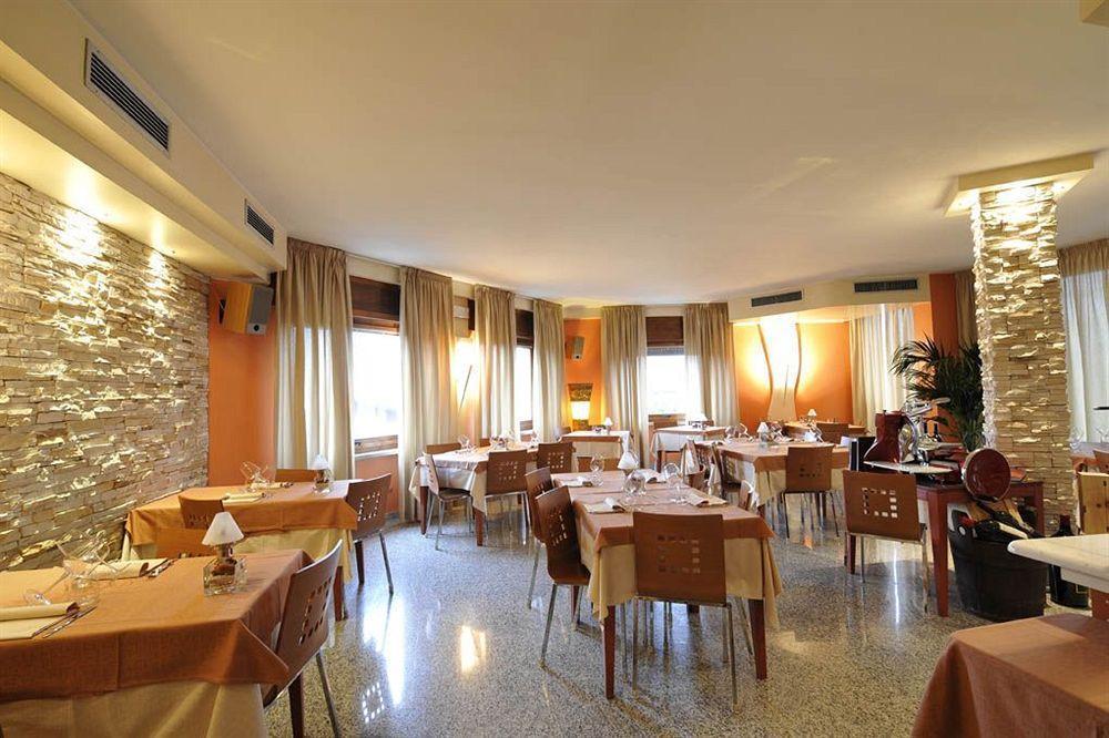 Hotel Al Sole - Enjoy Holiday Cavaion Veronese Exterior foto