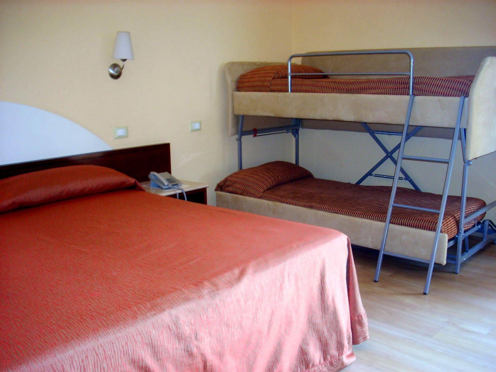 Hotel Al Sole - Enjoy Holiday Cavaion Veronese Exterior foto